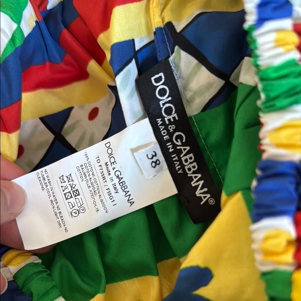 Dolce & Gabbana Red and Blue Bermudas Vibrant Graphic Design - Picture 9 of 11